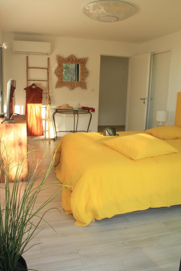 Villa Macalia Pietrosella Екстериор снимка